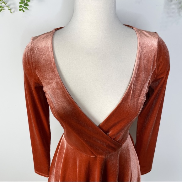 Kimchi Blu “Iris” deep V-neck long sleeve dress - burnt coral - XS - Picture 3 of 8